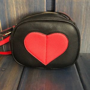 Heart crossbody